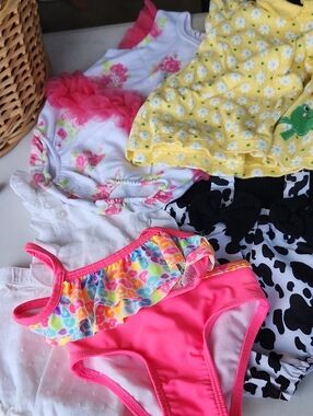 Girls Bundle Sz 6/9 Month